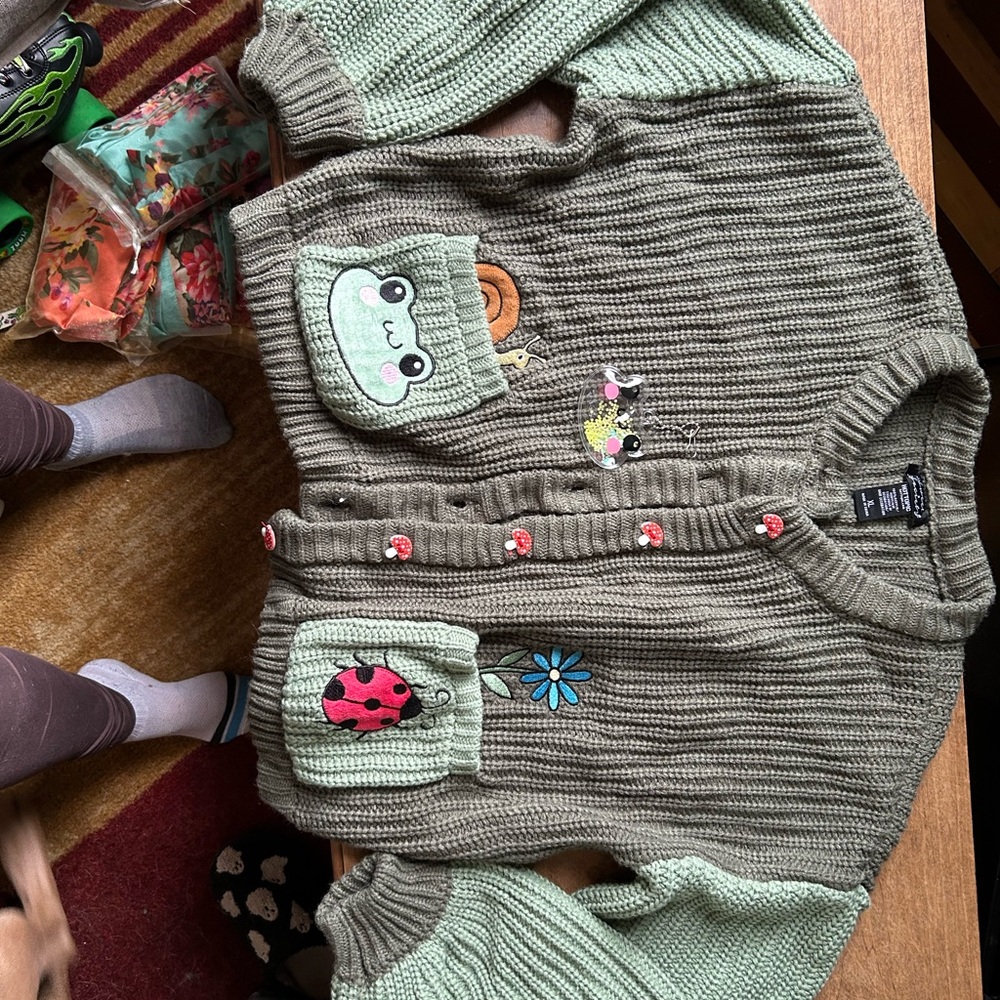 Hot Topic Olive Frog Sweater with Blue Floral Detail - Picture 4 of 4